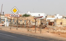 Violents affrontements entre partisans de Ousmane Sonko et Abdoulaye Saydou Sow à Kaffrine : saccage des bancs publics de la mairie et du siège de l'Apr Violents affrontements entre partisans de Ousmane Sonko et Abdoulaye Saydou Sow à Kaffrine : saccage des bancs publics de la mairie et du siège de l'Apr