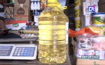 Une expérience inattendue au marché de Thiaroye : Une femme achète 20 litres d'eau à 12 000 FCFA en pensant acquérir de l'huile. Une expérience inattendue au marché de Thiaroye : Une femme achète 20 litres d'eau à 12 000 FCFA en pensant acquérir de l'huile.