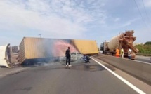 Accident à Malika-Plage : Renversement d'un camion sur la VDN3, circulation bloquée