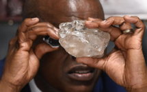 Découverte d'un diamant de 2 492 carats au Botswana : le deuxième plus gros jamais trouvé au monde Découverte d'un diamant de 2 492 carats au Botswana : le deuxième plus gros jamais trouvé au monde