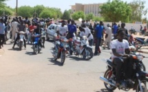 Colère des Chauffeurs de Djakarta après la Révision des Taxes par le Maire Demba Diop Colère des Chauffeurs de Djakarta après la Révision des Taxes par le Maire Demba Diop