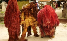 Tensions à Mbour : le kankourang sème le désordre à Darou Salam Tensions à Mbour : le kankourang sème le désordre à Darou Salam