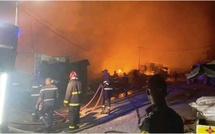 Incendie au marché Guédj de Kaolack : des dizaines de cantines détruites Incendie au marché Guédj de Kaolack : des dizaines de cantines détruites