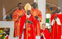 Nouvel archevêque de Dakar : Mgr André Guèye entre en fonction Nouvel archevêque de Dakar : Mgr André Guèye entre en fonction