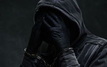 Affaire Kocc : Un présumé complice arrêté à l’aéroport alors qu’il tentait de quitter le pays Affaire Kocc : Un présumé complice arrêté à l’aéroport alors qu’il tentait de quitter le pays