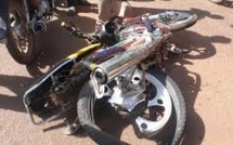 Thiès : des rodéos à moto entre la Promenade des Thiessois et la Gare routière Thiès : des rodéos à moto entre la Promenade des Thiessois et la Gare routière