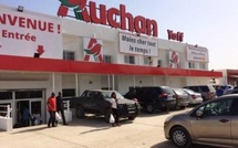 Auchan Sénégal applique désormais une taxe de 1 % sur les paiements en espèces
