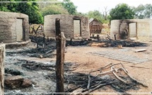 Saraya : un feu mystérieux ravage une dizaine d’habitations à Wamba