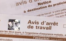 Il commande un sac à dos et reçoit un colis rempli de milliers d’arrêts maladie vierges