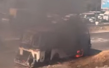 Accident sur la RN vers Pikine : un bus incendié après la mort d’un motocycliste
