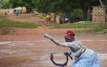 Menacé d’être changé en chat : un commerçant victime d’un faux marabout