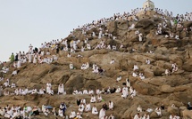 Hajj : les pèlerins convergent vers Arafat dans un climat de ferveur et de recueillement