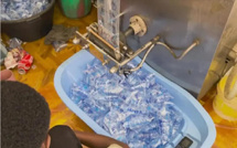 Étude de l’UCAD : une forte contamination relevée dans les sachets d’eau vendus au Sénégal